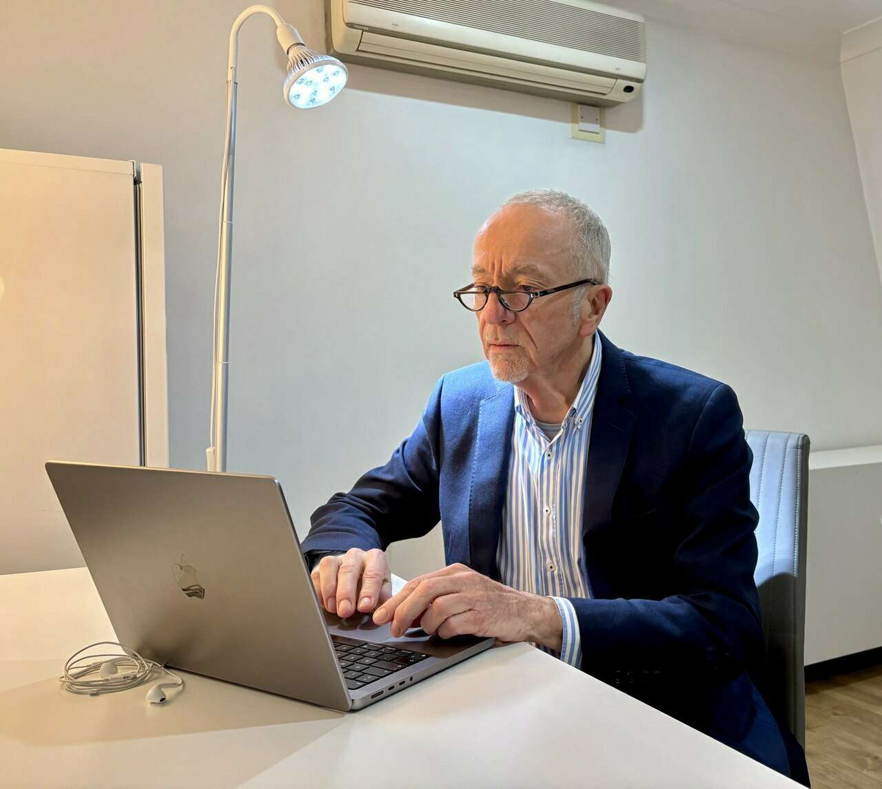 Portrait of Dr Damien Downing (sample)